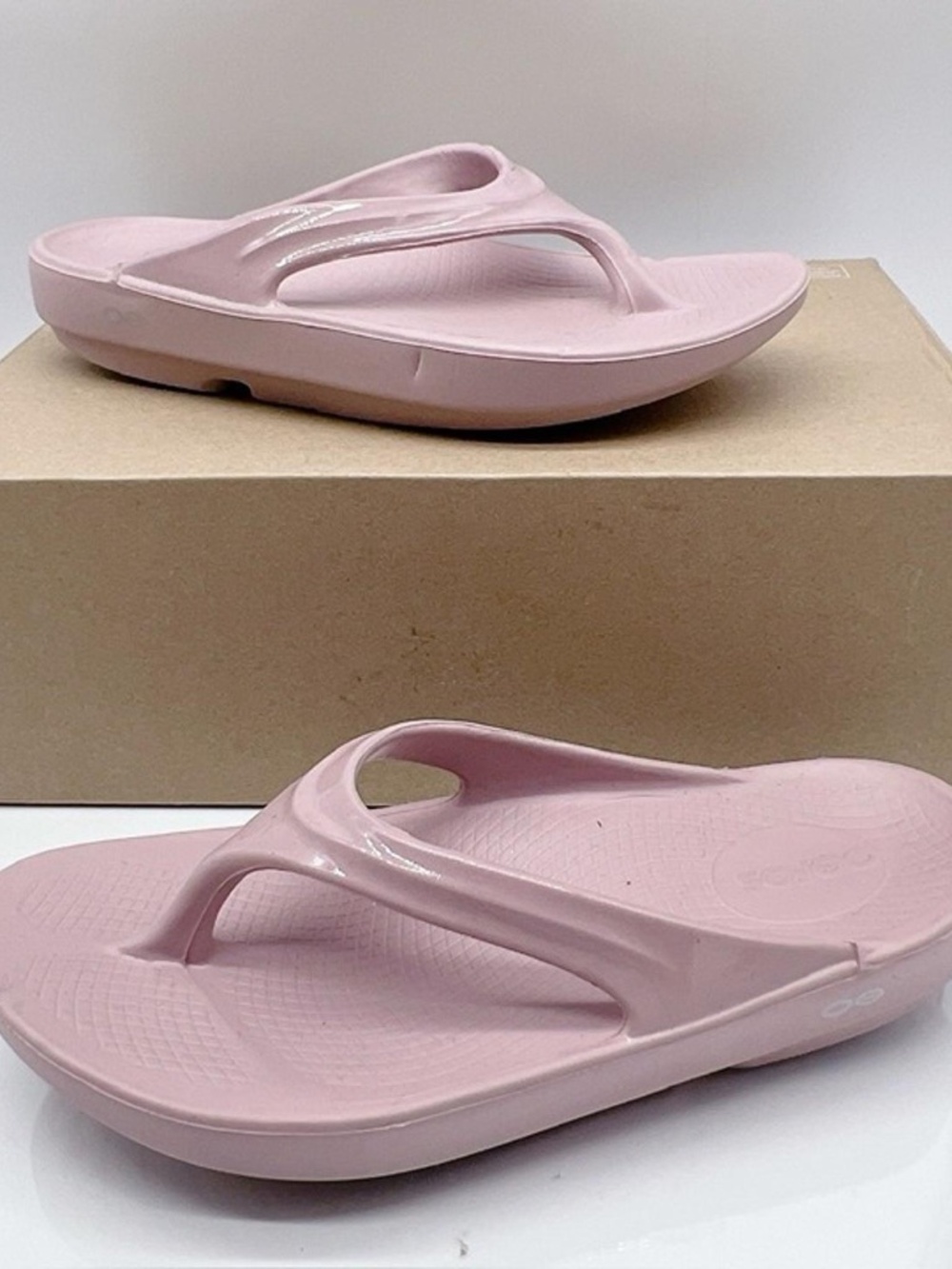 OOFOS OOlala Flip Flop Waterproof Thong Stardust Pink Women’s Size US11/EU42.